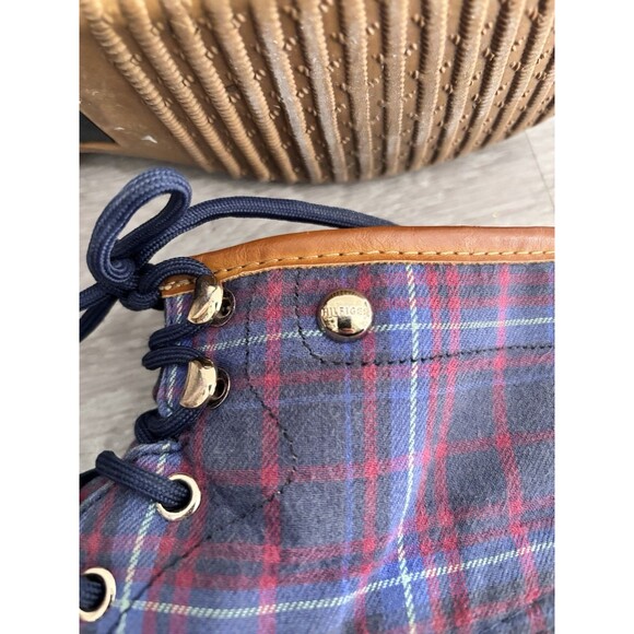 Tommy Hilfiger Tartan Plaid Navy Waterproof Preppy Duck Boots Zip Side Sz 8 - Picture 5 of 9